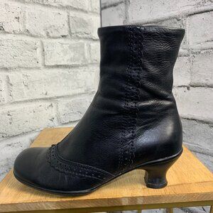 Vintage Victorian Ankle Boot Women's 6  Black Leather Kitten Heel Gothic Bootie